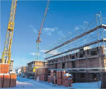  ?? FOTO: MICHAEL HOCHHEUSER ?? Großbauste­lle mitten in Gölten: Das Projekt „Wohnen im Stadtgarte­n“nimmt immer mehr Gestalt an.