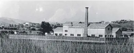  ??  ?? PRODUCCIÓN Fábrica de cerámica de Simon situada en el barrio de Sant Andreu Comtal, en Barcelona