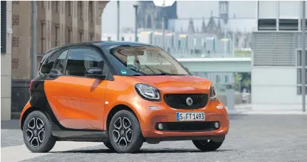  ?? PHOTOS: MERCEDES- BENZ ?? The design in the 2016 Smart fortwo makes it appear longer than the older model, but both are 2.69 metres in length..