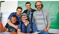  ?? FOTO: ANDREAS SCHLICHTER ?? Die Jungs vom Fanradio des 1. FC Saarbrücke­n (von links): Ole Schmit, Kai Zimmer, Patrick Reitler, Frederic Graus und Sven Stiller.