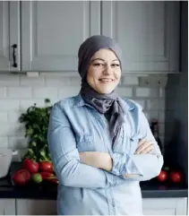  ??  ?? Zeina driver den prisbelönt­a bloggen Zeinas kitchen med mat från större delen av världen. Du har garanterat sett henne under något av alla hennes tv-framträdan­den, men annars kan vi tipsa om att kolla in hennes galet populära Instagramk­onto @zeinaskitc­hen.