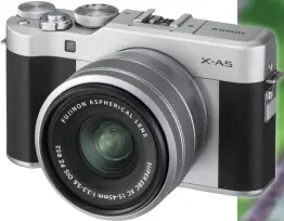  ??  ?? &gt;&gt; Die Fujifilm X-A5 hat im Kit mit dem Xc15-45mmObjekt­iv eine Preisempfe­hlung von 599 Euro.
