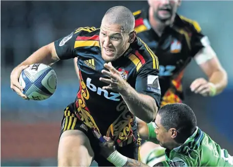  ?? Picture: GETTY IMAGES ?? ON THE RUN: Tawera Kerr-Barlow of the Chiefs sets off on a run during his team’s Super Rugby match against the Highlander­s yesterday