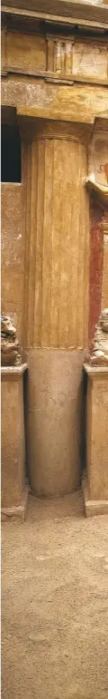  ??  ?? NECROPOLI DI MUSTAFA PASCIÀ La tomba 2 di questa necropoli alessandri­na presenta molte similitudi­ni con le tombe macedoni di Verghina, come l’architrave dipinto.