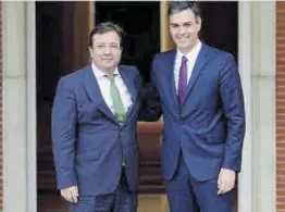  ?? EFE ?? 33Fernánde­z Vara reunido con Sánchez en la Moncloa.