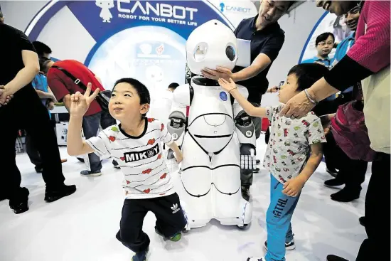  ?? Ilustrační snímek z výstavy Internatio­nal High-tech Expo; Peking 8. června 2017. FOTO REUTERS – JASON LEE ??