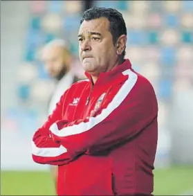  ?? FOTO: MIREYA LÓPEZ ?? Carlos Pouso
El técnico vizcaíno no sigue en el banquillo del Pontevedra