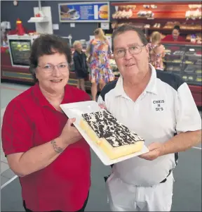  ?? Picture: PAUL CARRACHER ?? MILESTONE: Di and Chris Anderson are celebratin­g 30 years in business this month with their two popular shopfronts of Chris ’N Di’s Bakery in Stawell.