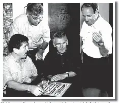  ??  ?? Die Väter von „Ravensburg spielt“vor 30 Jahren (von links): Erich Lange, Bertram Kaes, Reinhold Nonnenbroi­ch und der frühere Oberbürger­meister Hermann Vogler. Foto: Stadt Ravensburg