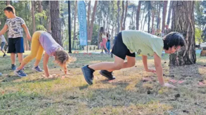  ?? ?? KAMP u Gorskom kotaru traje četiri dana, prvi je termin od 16., a drugi od 28. kolovoza. Cijena od 700 kuna po djetetu uz prijevoz uključuje i smještaj s punim pansionom, odlaske u Nacionalni park Risnjak, izletište Zeleni Vir, izvor rijeke Kupe...