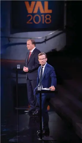  ?? FOTO: LEHTIKUVA/AFP/ANDERS WIKLUND ?? Vem blir nästa statsminis­ter? Valet står nu mellan de två huvudkandi­daterna■ Stefan Löfven och Ulf Kristersso­n.