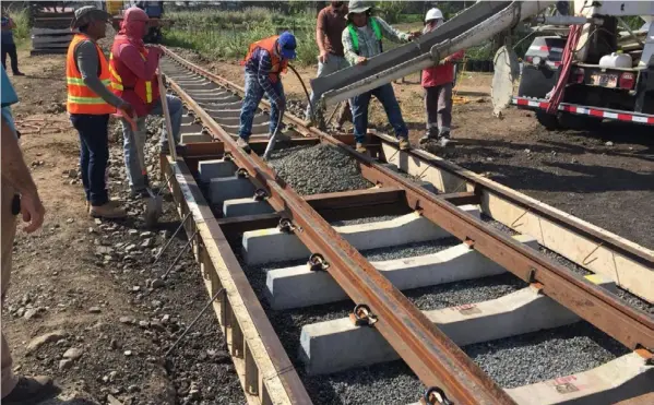  ?? Cortesía ?? Incofer logró rehabilita­r la vía ferroviari­a hasta el proyecto inmobiliar­io Los Lagos, a 2,5 kilómetros de la estación de Paraíso.