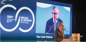  ??  ?? Pier Carlo Padoan, ministro dell'Economia e delle Finanze