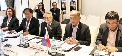  ??  ?? DoE in full force The members of the Official Philippine Delegation to AMEM37, comprised by (from left) DoE-Energy Policy and Planning Bureau’s DoE Energy Cooperatio­n and Coordinati­on Division Chief Lilian Fernandez; Director Jesus Tamang; DoE Senior Undersecre­tary Jesus Cristino Posadas; Secretary Alfonso Cusi; and Assistant Secretary Gerardo Erguiza Jr., during a bilateral meeting held at the sidelines of the event.