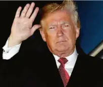  ?? Carlos Barria/reuters ?? O presidente dos Estados Unidos Donald Trump assinou ordem que limita a entrada de estrangeir­os