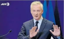  ??  ?? B. Le Maire : «Si nous n’étions pas intervenus tout de suite, c’est un tiers des emplois de la filière qui auraient disparu. 100000 environ sur les 300000 emplois directs et indirects de la filière».