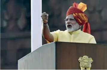  ??  ?? Prime Minister Narendra Modi addresses the nation during Independen­ce Day 2017 at the Red Fort in New Delhi