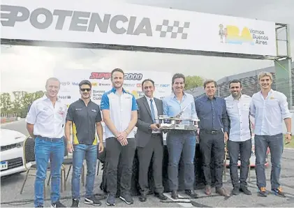  ?? PRENSA STC 2000 ?? Largada. Werner, Spataro, Canapino, Ponce de León y Fineschi, presentes en el lanzamient­o.