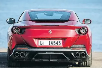  ??  ?? Portofino, joya del paisaje italiano en la Riviera, da nombre al nuevo Ferrari, sustituto del California