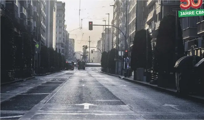  ?? Foto: Ángel García ?? Die Pandemie hat surreale Bilder von leergefegt­en Straßen in Alicante hinterlass­en. Der Lockdown in Spanien war einer der strengsten in Europa.
