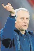  ?? FOTO: DPA ?? Christian Streich gibt Anweisunge­n.