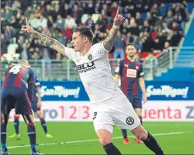  ?? FOTO: EFE ?? Santi Mina El delantero gallego, una de las grandes bazas ofensivas del Valencia