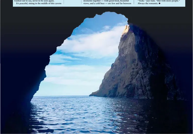  ?? PHOTO / MELISSA NIGHTINGAL­E ?? Inside the Orua sea cave, near Hot Water Beach.