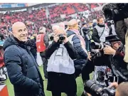  ?? FOTO: DPA ?? Im Fokus: Trainer Peter Bosz hat mit Bayer Leverkusen die jüngste Siegesseri­e des FC Bayern München gestoppt.