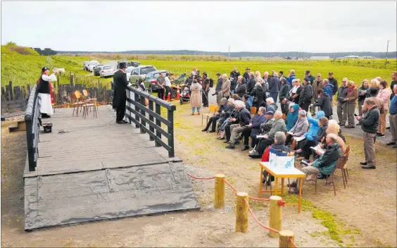  ??  ?? Bulls Museum chairman Kevin Ellery at the Saturday opening of the Scotts Ferry barge at Parewanui.