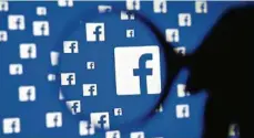  ?? (DADO RUVIC/REUTERS) ?? La traque obsessionn­elle, faite d’allers-retours frénétique­s sur la page de son ancien partenaire, est fréquente sur Facebook.