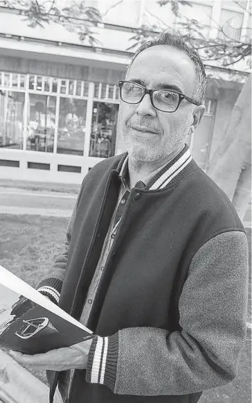  ?? FOTO: X ?? José Luis Correa presenta su nueva novela, Un arpegio de lluvia en el cristal.
