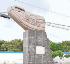 ?? FOTO: JOSÉ GONZÁLEZ ?? Se robaron la placa del monumento ubicado en Avenida Tecnológic­o.
