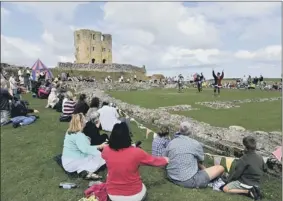  ??  ?? SCENE OF WARRIOR WEEKENDS ... Scarboroug­h Castle will host a series of events this summer