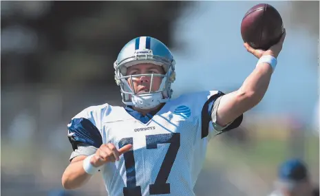  ?? AP FILE PHOTO ?? Dallas Cowboys quarterbac­k Kellen Moore passes during the 2016 training camp in Oxnard, Calif. There hasn’t been a left-handed passer on an NFL roster since Moore retired at the end of the 2017 season.