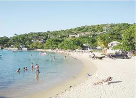  ?? Divulgação ?? Em Búzios, a pequena e sossegada Praia dos Ossos tem águas calmas