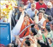  ?? ANI ?? BJP leader Jyotiradit­ya Scindia being welcomed on his arrival at Raja Bhoj airport in Bhopal on March 12.