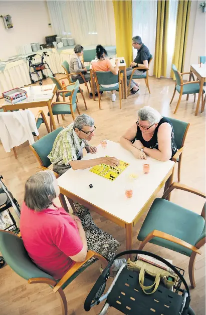  ??  ?? Die Maßnahmen im Wiener Pflegeheim „Haus Brigittena­u“sind natürlich nicht vorbei, sie sind nur anders.