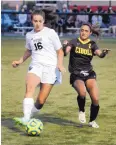  ?? JOURNAL FILE ?? Volcano Vista’s Annie Kolich (16) competes with Cibola’s Bryana Garcia last season. Kolich is one of the top players in the metro.