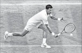  ?? EFE ?? • Novak Djokovic ganó la final de Wimbledon al tenista italiano Matteo Berrettini.