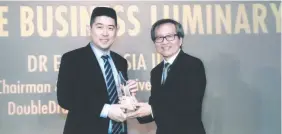  ??  ?? DR. EDGAR “Injap” J. Sia II was recently awarded as Future Business Luminary at the Luminary Awards 2015 hosted by Channel NewsAsia in Singapore. Photo shows Mr. Sia with Channel NewsAsia/Media Corp. Chairman Teo Ming Kian.