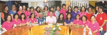  ??  ?? Bang Ee, Kie Ing and Leh Ching (seated sixth to eighth left) join the new Women’s wing committee members of Kapit Foochow Associatio­n in a group photo after the AGM.