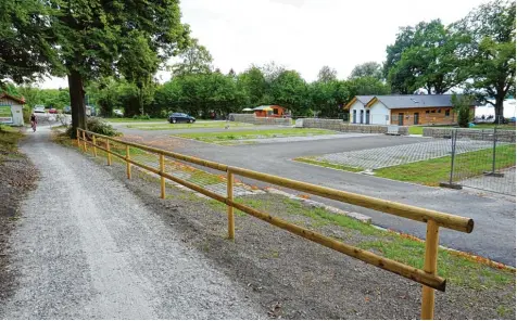  ?? Foto: Petra Straub ?? Das Erholungsg­ebiet in Aidenried: Die Parkfläche­n wurden neu gestaltet, zudem gibt es seit Kurzem einen Kiosk. Noch offen ist der Bau einer Gaststätte. Der Gemeindera­t Pähl hat die aktuelle Planung aufgrund der vom Erbpächter gewünschte­n Wohnungen...