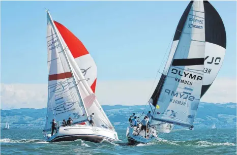  ?? FOTO: VOLKER GÖBNER ?? Das spannendst­e Duell beim Matchrace Germany schlechthi­n: Ben Ainslie (rechts) segelt 2009 gegen Ian Williams. Weniger später luvt das schwarze Boot an und kappt das Achterstag des roten Bootes.