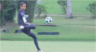  ?? F.E. ?? Miguel Lloyd, portero de Cibao FC, durante las prácticas del equipo.