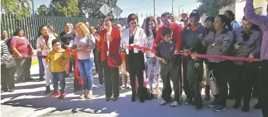  ??  ?? Con un recurso superior a los 3.5 mdp inauguraro­n la calle Juventud en la cabecera municipal de Jaral del Progreso.