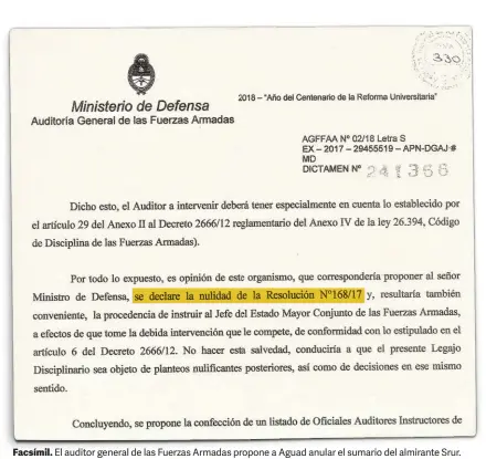  ??  ?? Facsímil. El auditor general de las Fuerzas Armadas propone a Aguad anular el sumario del almirante Srur.