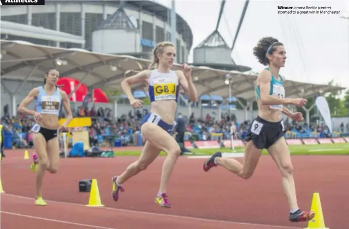  ??  ?? Winner Jemma Reekie (centre) stormed to a great win in Manchester