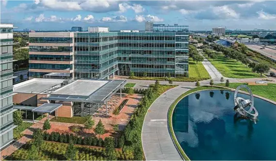  ?? Transweste­rn Real Estate Services ?? Vroom, an online automobile retailer, leased a new102,492-square-foot office space inWestchas­e Park II at 3600W. Sam Houston Parkway South.