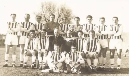  ??  ?? Chuck Drury stands second right with his West Bromwich Albion teammates