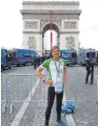  ?? FOTO: PRIVAT ?? Karl-heinz Guter vom Musikverei­n Neufra am Ziel des Paris Marathon.